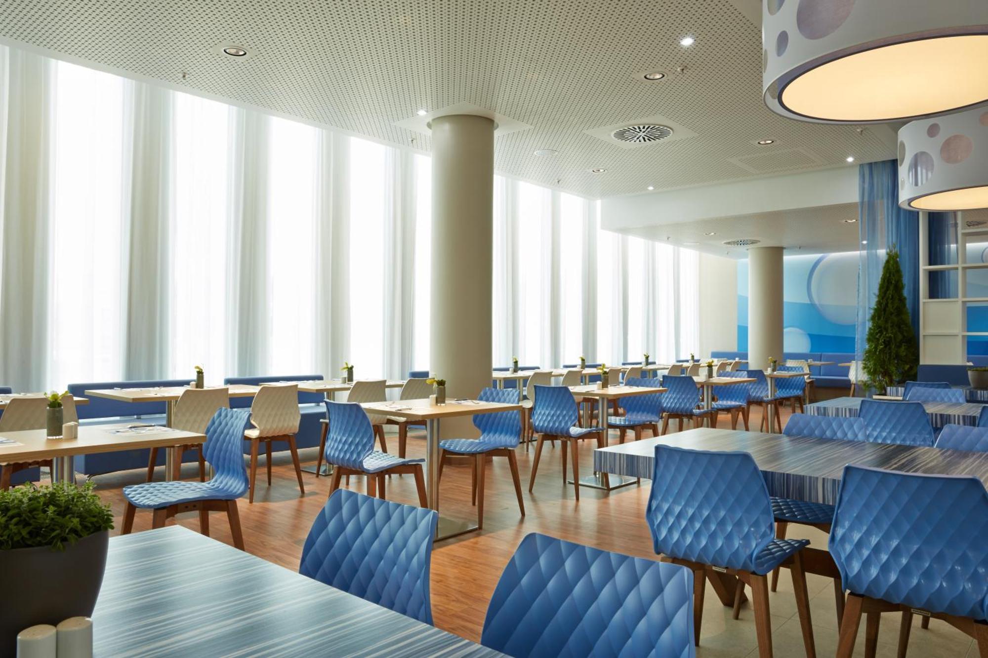 H2 Messe Hotel 3*